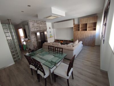 Casa Armilla, Granada con3 habitaciones y garaje reformado y equipado curso 25/26