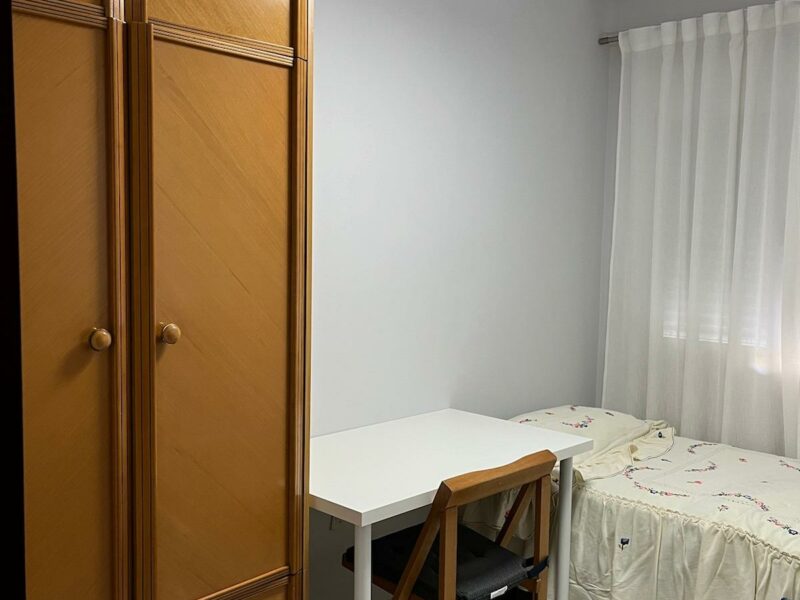 Piso 3 dormitorios, cocina, salón y cuarto de baño