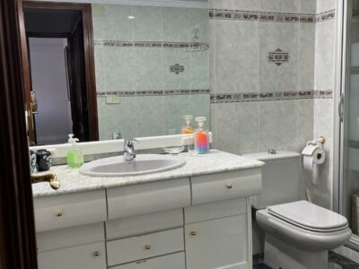 Piso 3 dormitorios, cocina, salón y cuarto de baño
