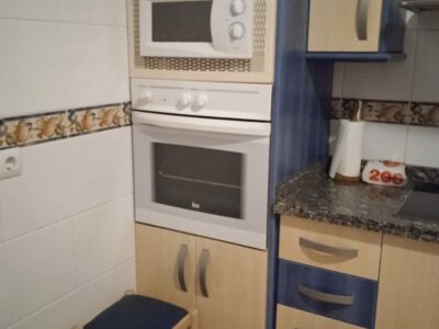 Apartamento de dos habitaciones con plaza de garaje