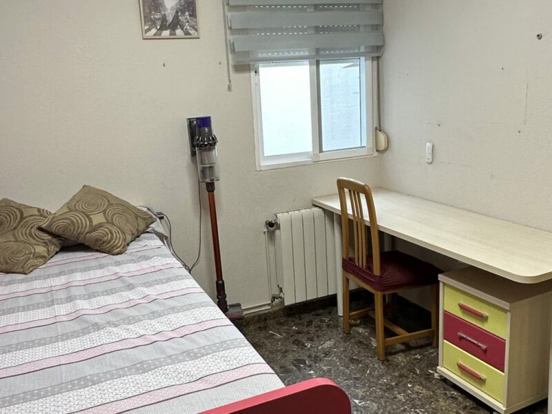 Habitación en Manises, Valencia.