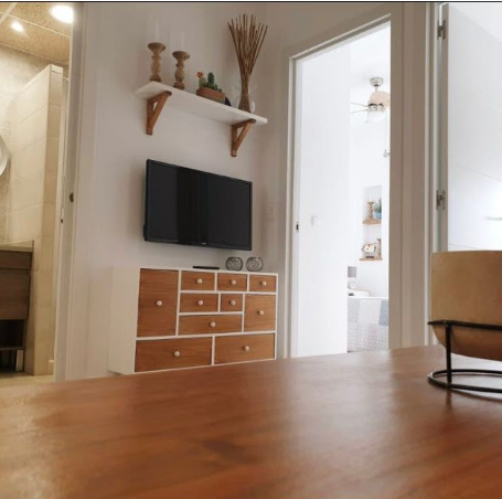 Precioso y funcional apartamento en Los Boliches con excelente ubicación a tan sólo 300 metros de la playa y todos los servicios esenciales cerca.