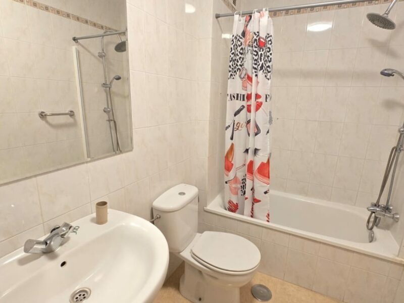Habitación baño privado, Granadilla de Abona, Tenerife. (CHICA)