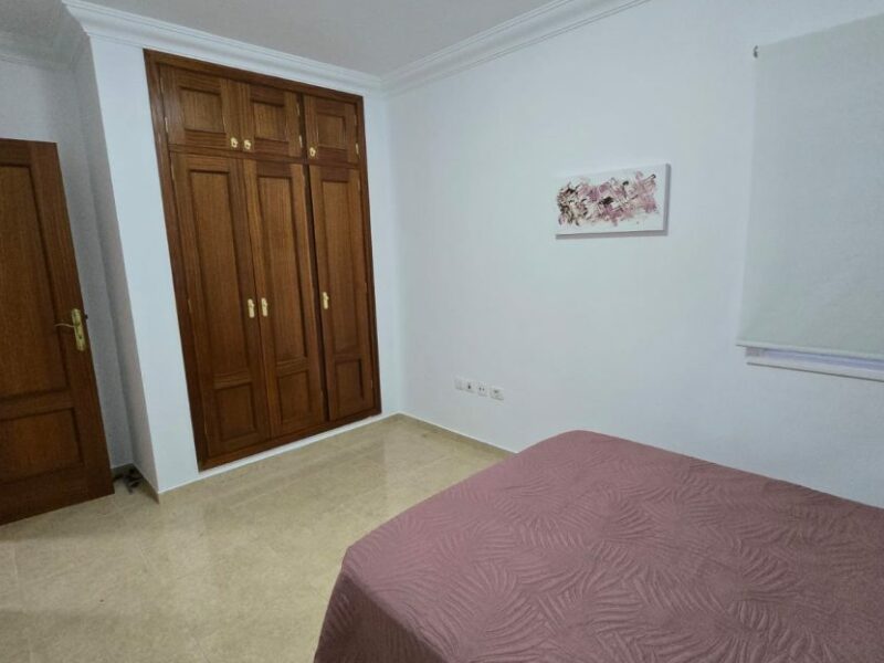 Habitación baño privado, Granadilla de Abona, Tenerife. (CHICA)