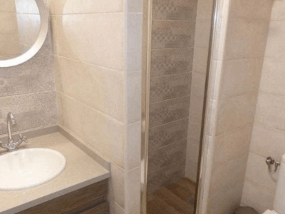 Precioso y funcional apartamento en Los Boliches con excelente ubicación a tan sólo 300 metros de la playa y todos los servicios esenciales cerca.