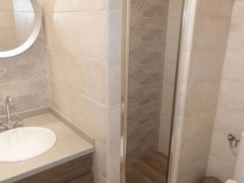 Precioso y funcional apartamento en Los Boliches con excelente ubicación a tan sólo 300 metros de la playa y todos los servicios esenciales cerca.