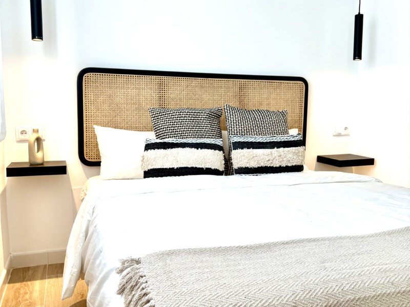 Apartamento A ESTRENAR situado a solo 200 metros de la playa, muy luminoso y ubicado en la ciudad de Cádiz.