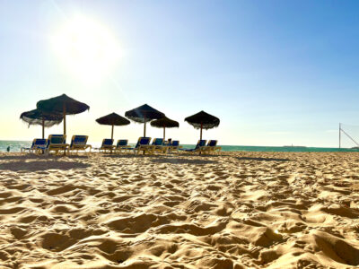 Apartamento A ESTRENAR situado a solo 200 metros de la playa, muy luminoso y ubicado en la ciudad de Cádiz.