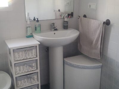 SE ALQUILA APARTAMENTO , EN COSTABALLENA (ROTA)