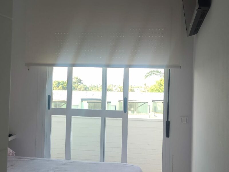 SE ALQUILA APARTAMENTO , EN COSTABALLENA (ROTA)