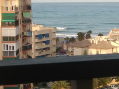 ALQUILO APARTAMENTO JUNTO AL MAR EN TORREMOLINOS (Málaga)