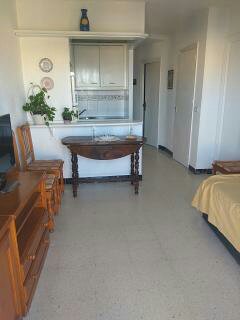 ALQUILO APARTAMENTO JUNTO AL MAR EN TORREMOLINOS (Málaga)