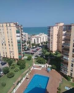 ALQUILO APARTAMENTO JUNTO AL MAR EN TORREMOLINOS (Málaga)