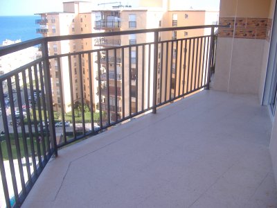 ALQUILO APARTAMENTO JUNTO AL MAR EN TORREMOLINOS (Málaga)