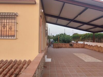 SE ALQUILA APARTAMENTO CON MUY BUENA ILUMINACION EN COIN