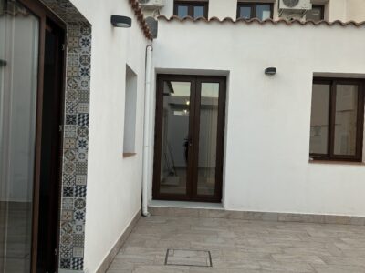 Casa de pueblo recién reformada en el centro de Pilas