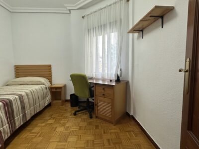 Habitacion en piso compartido con docentes