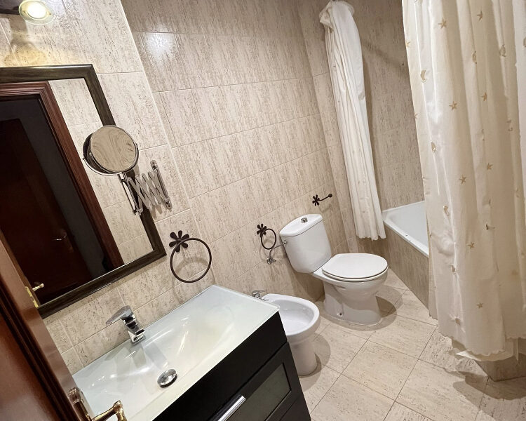 Coqueto piso con piscina