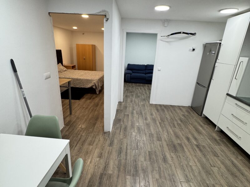 Precio casita a estreno recién echa de cero calefacción agua caliente aire acondicionado cocina equipada dos habitaciones 2 baños lavadora y secadora muy equipada y moderna