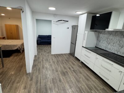 Precio casita a estreno recién echa de cero calefacción agua caliente aire acondicionado cocina equipada dos habitaciones 2 baños lavadora y secadora muy equipada y moderna