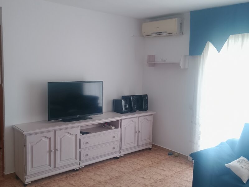 Apartamento con parking y piscina