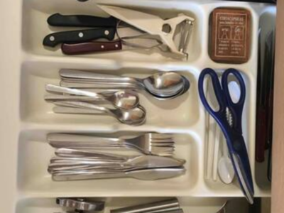 Apartamento sin lavadora, sin internet, nevera pequeña.