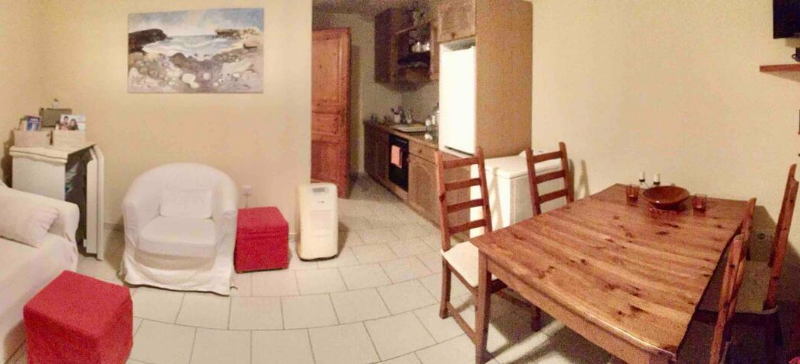 Apartamento sin lavadora, sin internet, nevera pequeña.