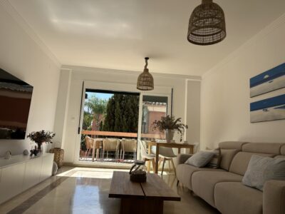 Piso 2 habitaciones. 2 baños. Salon. Cocina independiente.