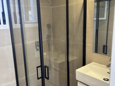 Piso 2 habitaciones. 2 baños. Salon. Cocina independiente.