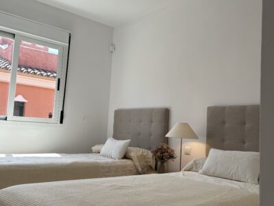 Piso 2 habitaciones. 2 baños. Salon. Cocina independiente.