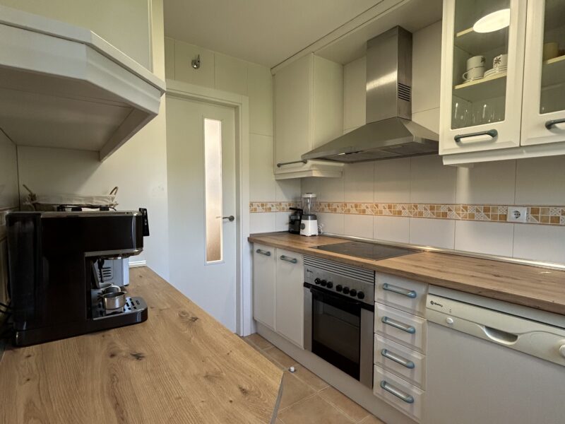 Piso 2 habitaciones. 2 baños. Salon. Cocina independiente.