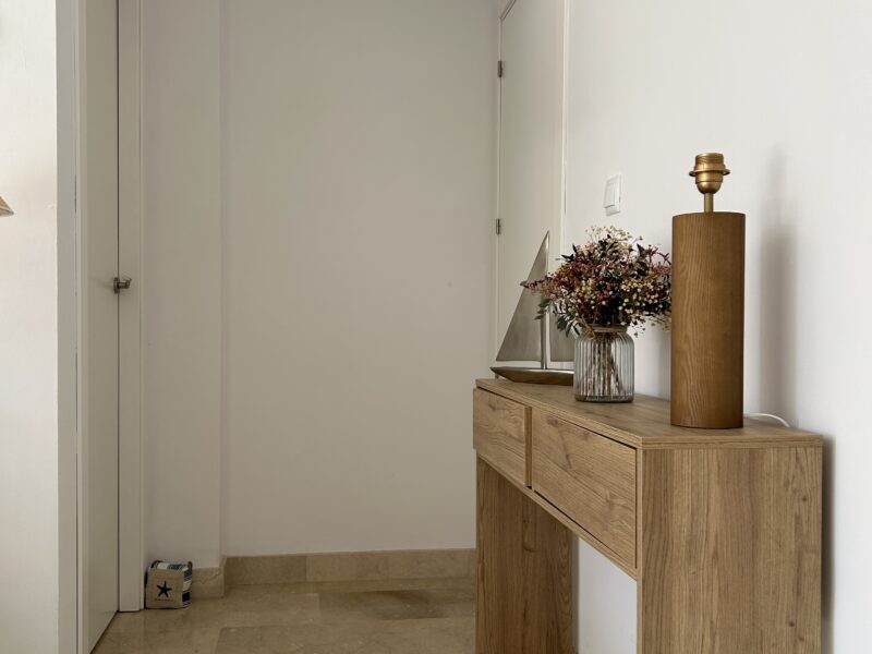 Piso 2 habitaciones. 2 baños. Salon. Cocina independiente.