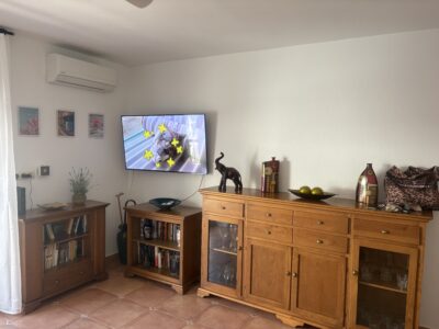 Se alquila casa en Carbonerss para docentes en pleno centro junto al colegio Federico García Lorca