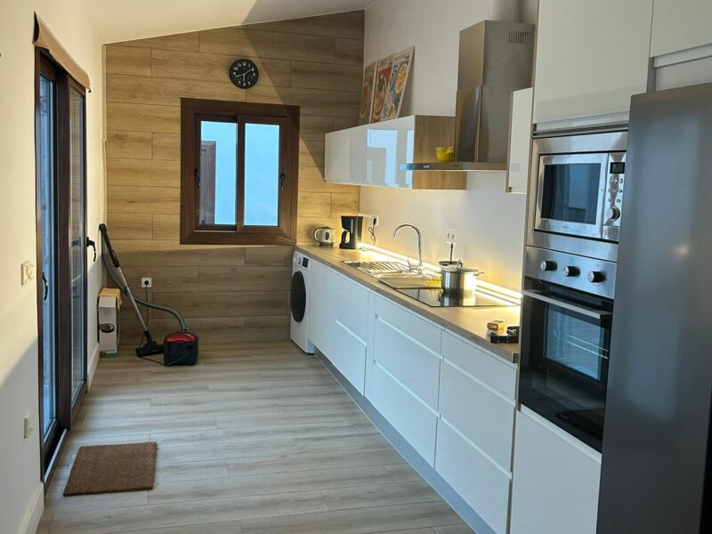 Casa de pueblo recién reformada en el centro de Pilas en una de sus mejores calles