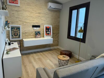 Casa de pueblo recién reformada en el centro de Pilas en una de sus mejores calles