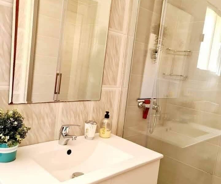 Se alquila piso a pie de playa en el barrio marinero de La Carihuela.