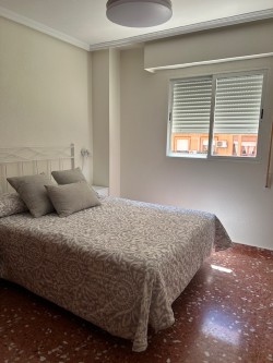 SE ALQUILAN 2 HABITACIONES