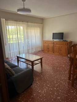 SE ALQUILAN 2 HABITACIONES