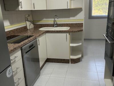 SE ALQUILAN 2 HABITACIONES
