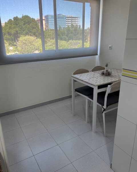 SE ALQUILAN 2 HABITACIONES