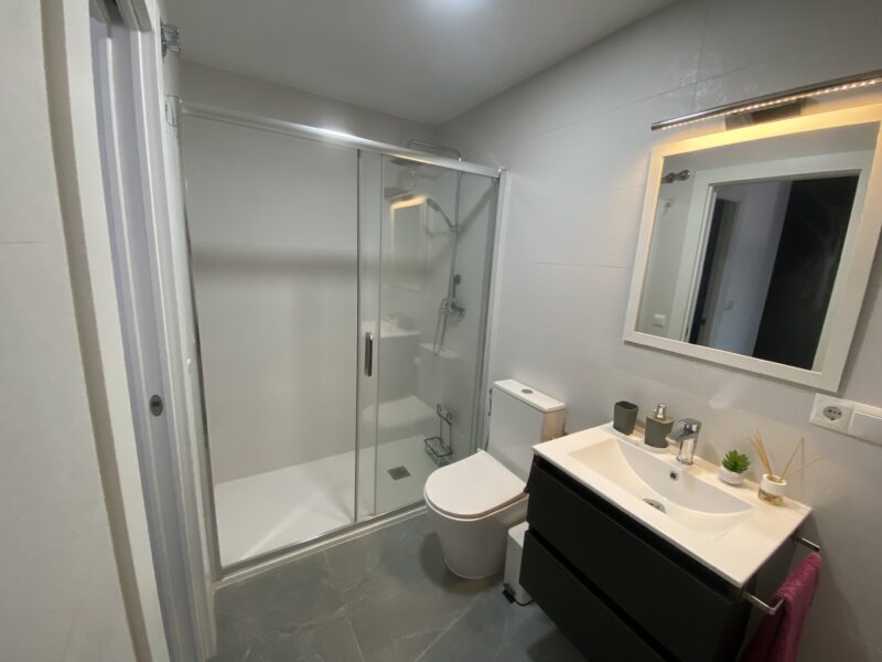 bajo de 2 habitaciones en Rincón de la Victoria
